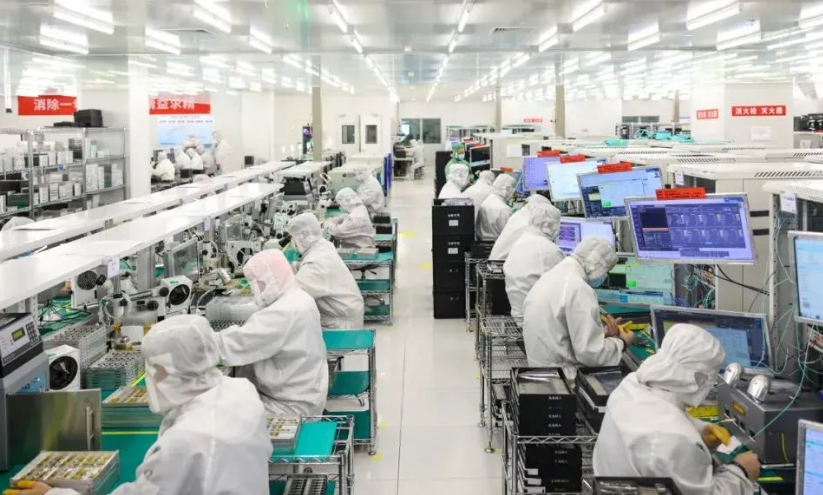 通体大理石与天鹅绒肤釉瓷砖对比:防滑耐磨性能与空间应用差异分析